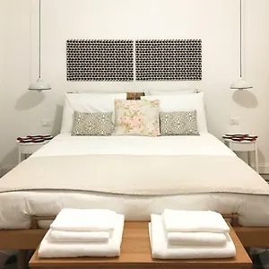 Apartment New Design, Milan
